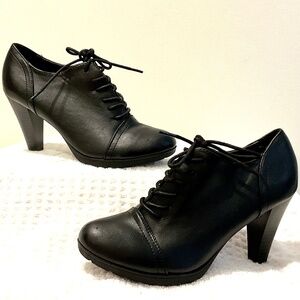 WHITE MOUNTAIN BLACK SAMMIE OXFORD LACE UP HIGH HEEL ANKLE BOOTS SZ 7.5